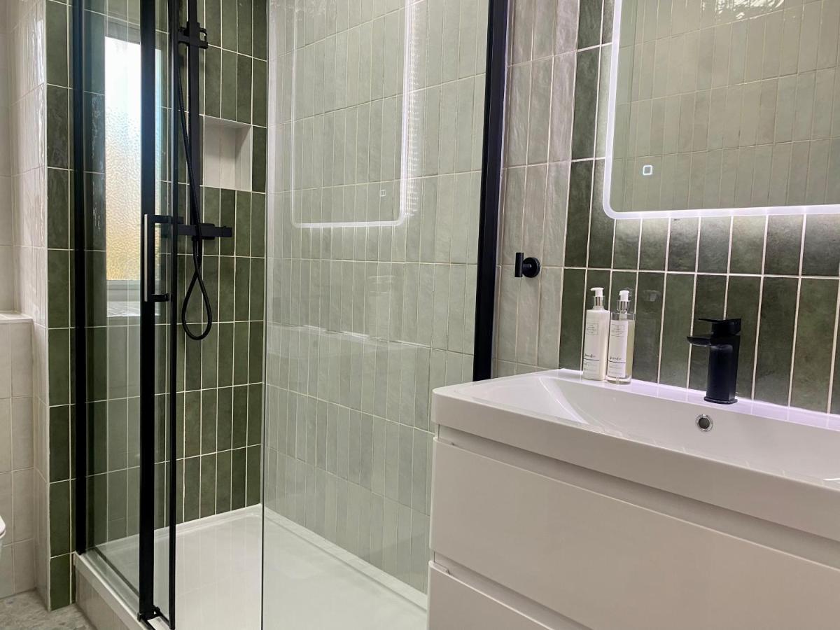 Newly Refurbished 2 Bedroom Apartment In South London Eksteriør bilde
